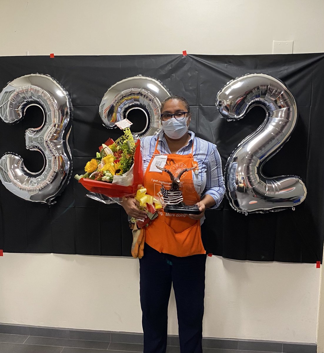 Today was a great day for our Asds Joan in store #1277 who received The Eagle award from our RVP ⁦<a href="/nyyroro/">Ro Rodriguez</a>⁩ and regional team. Thank you for always doing the right thing for our associates ⁦<a href="/SL_leighton/">Leighton</a>⁩ ⁦<a href="/hdbosslady/">shondelle bo$lady</a>⁩ ⁦<a href="/HomeDepotSteph/">Stephanie Babic</a>⁩