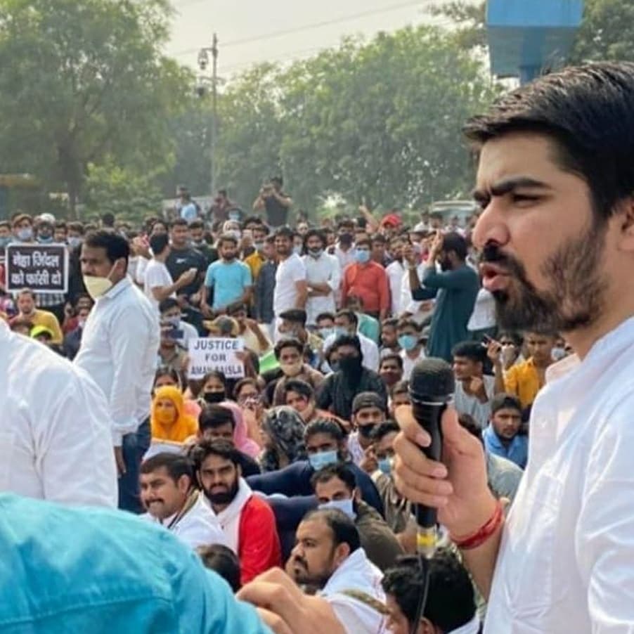 KuldeepgurjarMP's tweet photo. आज का दिन ओर आप सबका अपार प्यार ओर समर्थन एक मिसाल कहलायेगा...
सुख में तो सब साथ होते है,असली वही जो दु:ख में साथ दे..उम्मीद से कहीं ज्यादा एकता आज दिखी जो "बैसला परिवार" की उम्मीदों को अंजाम जरूर देगी।

मेरा इस एकता को दिल से "salute".
#amanbainsla
#justiceforamanbaisla https://t.co/odGefKepAg