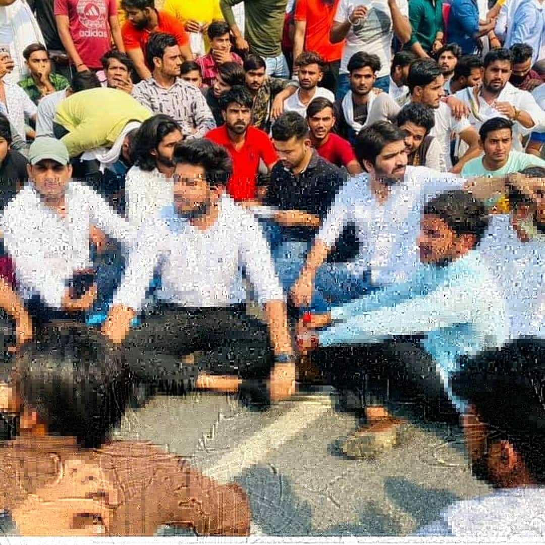 KuldeepgurjarMP's tweet photo. आज का दिन ओर आप सबका अपार प्यार ओर समर्थन एक मिसाल कहलायेगा...
सुख में तो सब साथ होते है,असली वही जो दु:ख में साथ दे..उम्मीद से कहीं ज्यादा एकता आज दिखी जो "बैसला परिवार" की उम्मीदों को अंजाम जरूर देगी।

मेरा इस एकता को दिल से "salute".
#amanbainsla
#justiceforamanbaisla https://t.co/odGefKepAg
