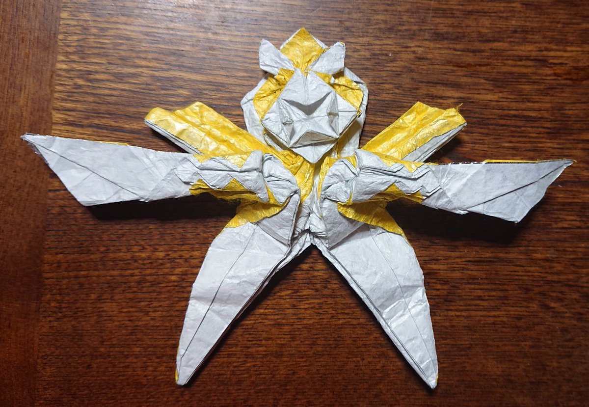 Maritaka Origami En Twitter ポケモン冠の雪原で推しが復活しました なので折り紙のカミツルギを和紙で折り直しました 一枚の紙で切り込みなし 今度こそ相棒と共に高みへ Origami Pokemon Kartana