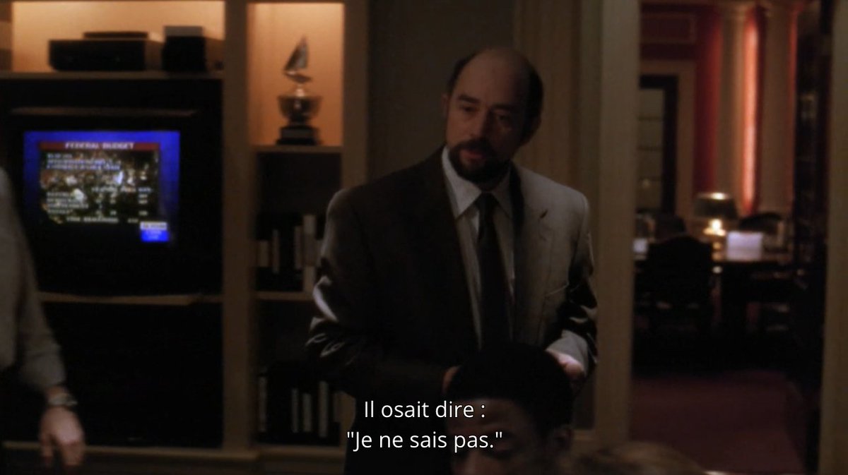 Au fond, je reprends THE WEST WING pour essayer de déterminer a posteriori quand je suis tombé amoureux de la série.Est-ce que c'est arrivé avec le plan séquence de 3mn en début de s1e4 ou l'entrée de Bartlett à la fin du pilote?Non, ça a dû se jouer là, au fil de l'épisode 6.