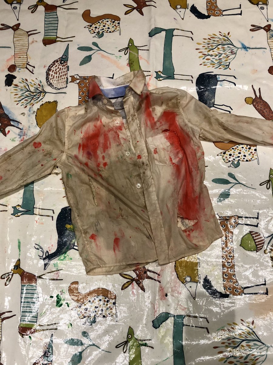 sianoram's tweet photo. Sad to report that I have broken my solemn vow to never make a fancy dress costume 😭😭😭 #Halloween #NoTimeToShop https://t.co/SxcWnPPdDc