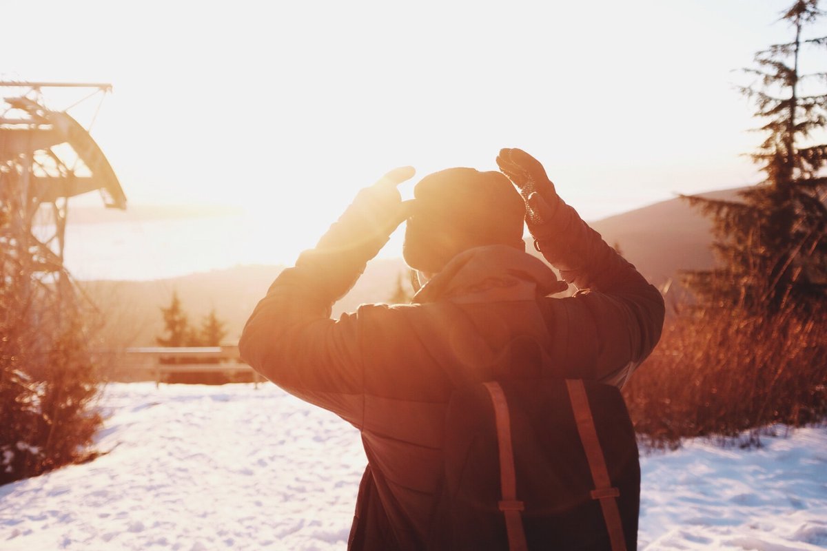 HolidayInnNVan's tweet photo. Come book your room with us and receive FREE passes to the Grouse Mountain Sky ride!!
Select from a choice of:
Family Ticket (2 adults &amp; 2 children)
OR, Two (2) Adult Tickets to Grouse Mountain.
#Hinorthvan
PC: isaac-viglione on Unsplash https://t.co/kpayD0x49N