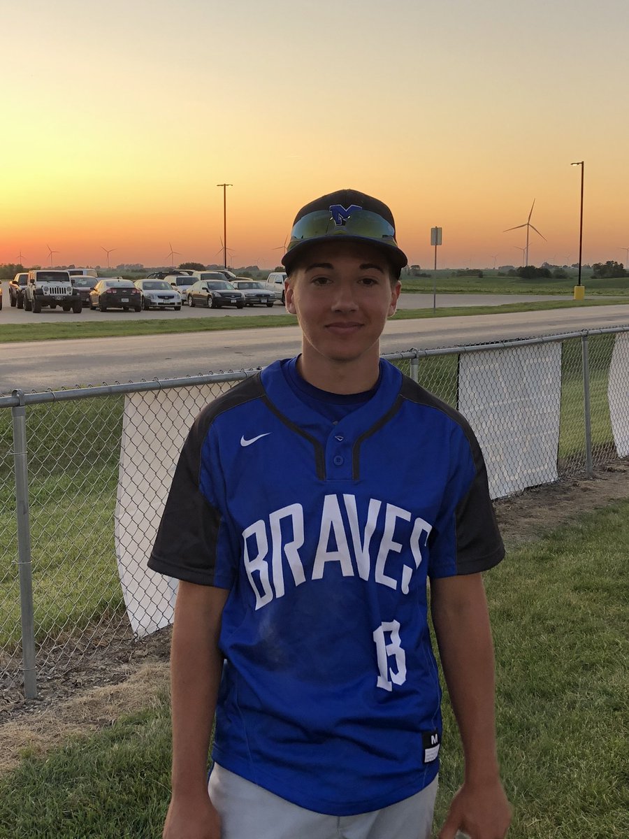 2013iateachofyr's tweet photo. How fast a year goes! A year ago @MonteSchoolsIA welcomed @Cam_Johnson42 into the BRAVES family! 😀 We are so blessed to have family that made this happen! ❤️Thanks Kercheval’s! #FAMILY #PartOfMontezumaFAMILY #classof2021 https://t.co/wdNRmpVnoB
