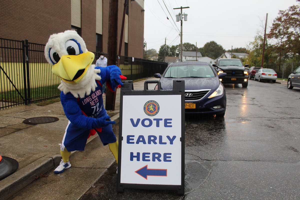 LongIslandNets's tweet photo. Today we teamed up with Legislator Bynoe to shuttle multiple buses of seniors citizen across Nassau County to cast their vote during early voting🗳

There’s still a few days left for early voting, find out more info at https://t.co/W4HuAkS6oA https://t.co/2mWwNZxvMn
