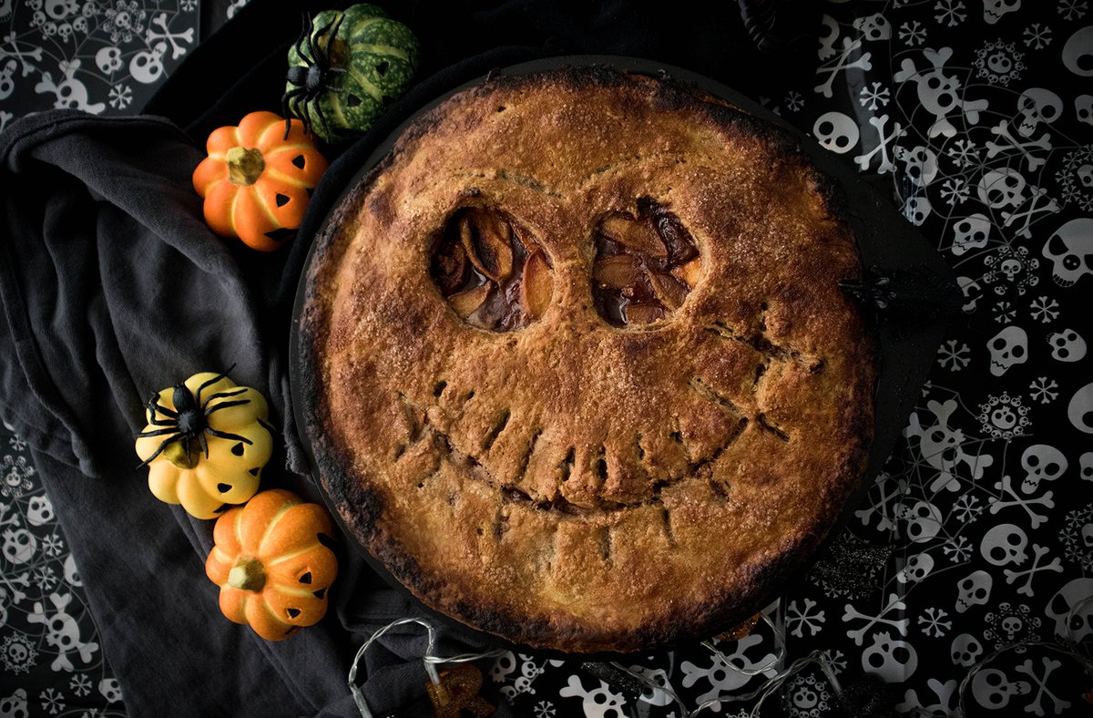 eatingveganwme's tweet photo. Vegan Halloween Recipes 🎃🖤 https://t.co/YLEm3ndL7Z
