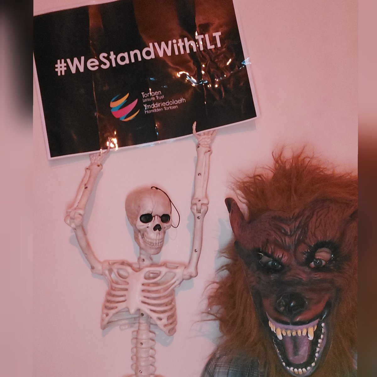 raymorgancoach's tweet photo. Me and my Mate 💀 getting in to the Halloween spirit for this evening's #FlippinFitness session with @TorfaenDolphins 🎃👻
#WeStandWithTLT
@TorfaenLeisureT https://t.co/7nj9EGROBh