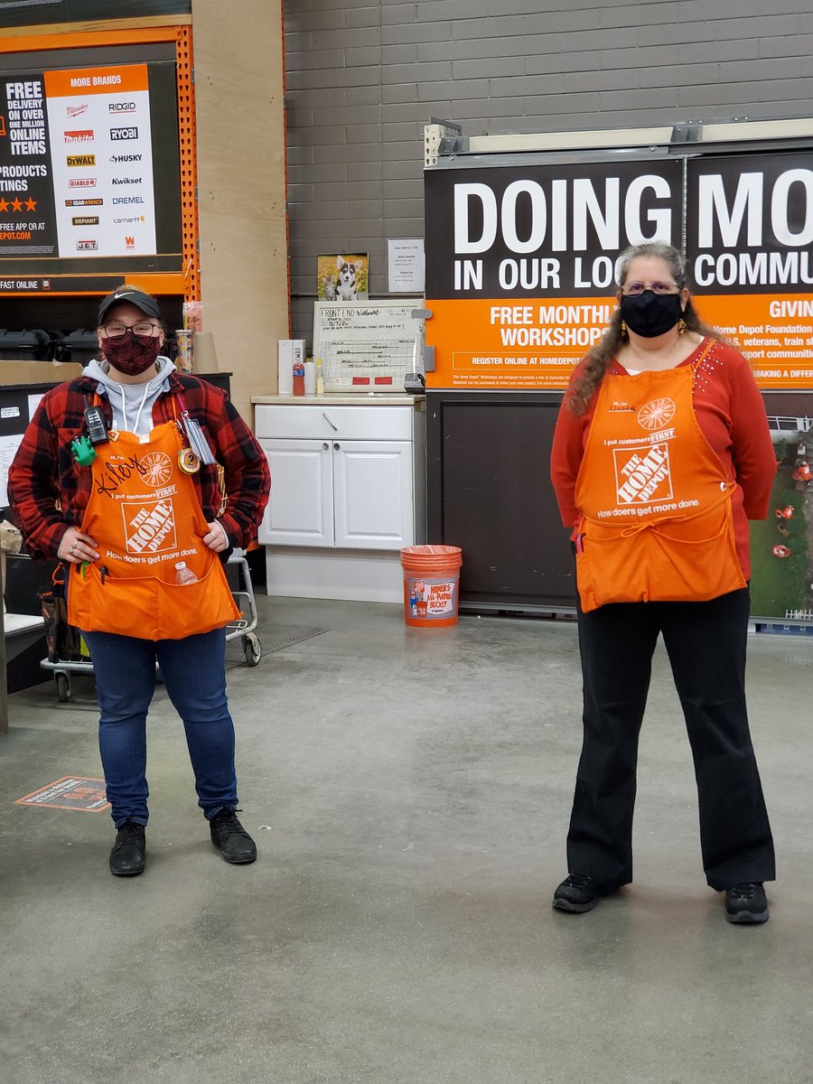 RRadakovitz's tweet photo. Red and black day @HomeDepotGrndvl #spiritweekrocks 🖤❤🖤❤ #MWOCT2020 @GrimardSue @JanaVugteveen @Sierra24Johnson @warrior05dad @mkoldan35 @RobertMcCrea2 @KelseyV_HD @lshmel17 @NikiVeldstra @kathyraglin840 @bobsaniga https://t.co/XzUm6ZfE1u