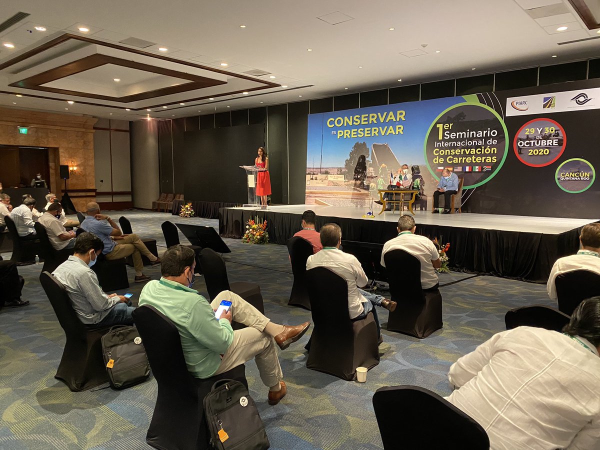 Seguimos con las conferencias del Seminario Internacional de Carreteras en Cancún, ahora en la sede de Fta Americana Condesa