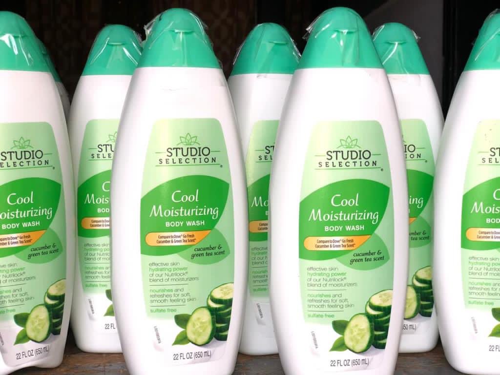 levelup_stores's tweet photo. SHOWER GEL MADE FROM CUCUMBER 🥒AND GREEN TEA GOING FOR AN UNBEATABLE PRICE OF 

GH15.00

Instead of ghc20.00

Delivery service available 

KINDLY HIT OUR DM https://t.co/mYyFrenw12