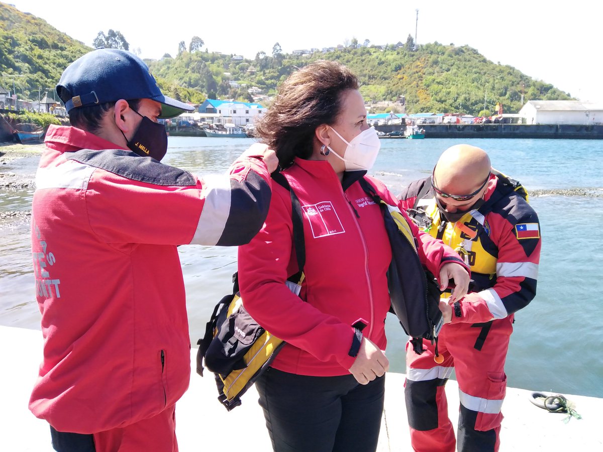 VoceriaLosLagos's tweet photo. Hoy jueves, Vocera de Gobierno @IngridSchettino se reunió con Cuerpo Voluntarios Bote Salvavidas @BSPUERTOMONTT, para seguimiento proyecto #FondoFortalecimiento2020, vinculado a compra de equipamientos. https://t.co/8EwBGfYFsG