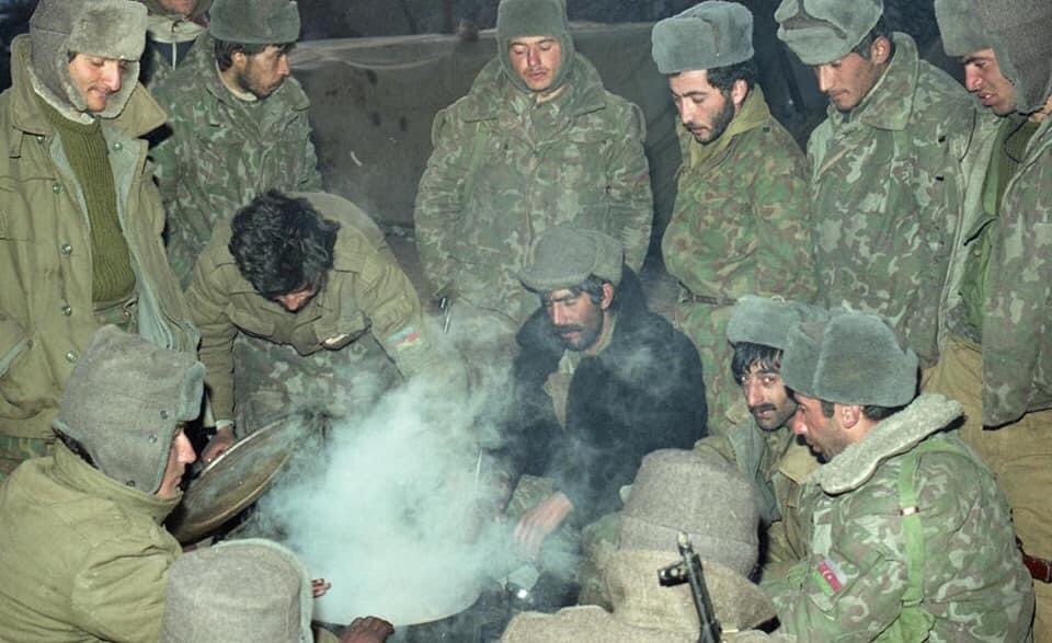TuralHasanov_'s tweet photo. Birinci #QARABAĞ müharibəsi🇦🇿

(c) AFB Arxiv

#KarabakhisAzerbaijan https://t.co/VpgpWDrzuC