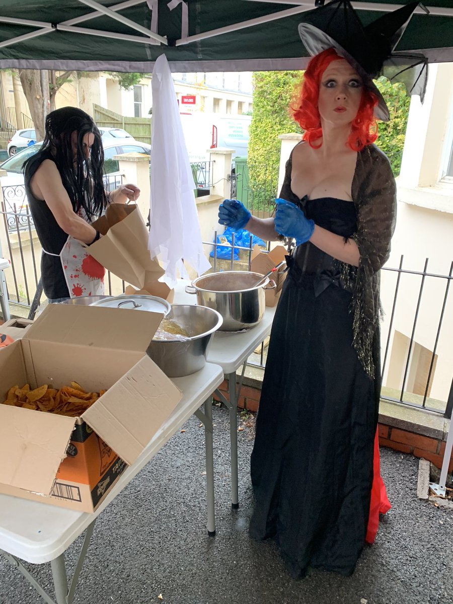 juliekentmbe's tweet photo. Brilliant job at entertaining &amp; cheering up our guests today guys! #Halloween @thevanlady @CrocsAreShoes2 @eleanorokane @BDChelt #makingadifference #alwaysgiving @CheltenhamBC #supportingthevulnerable https://t.co/bndWrhqtgN