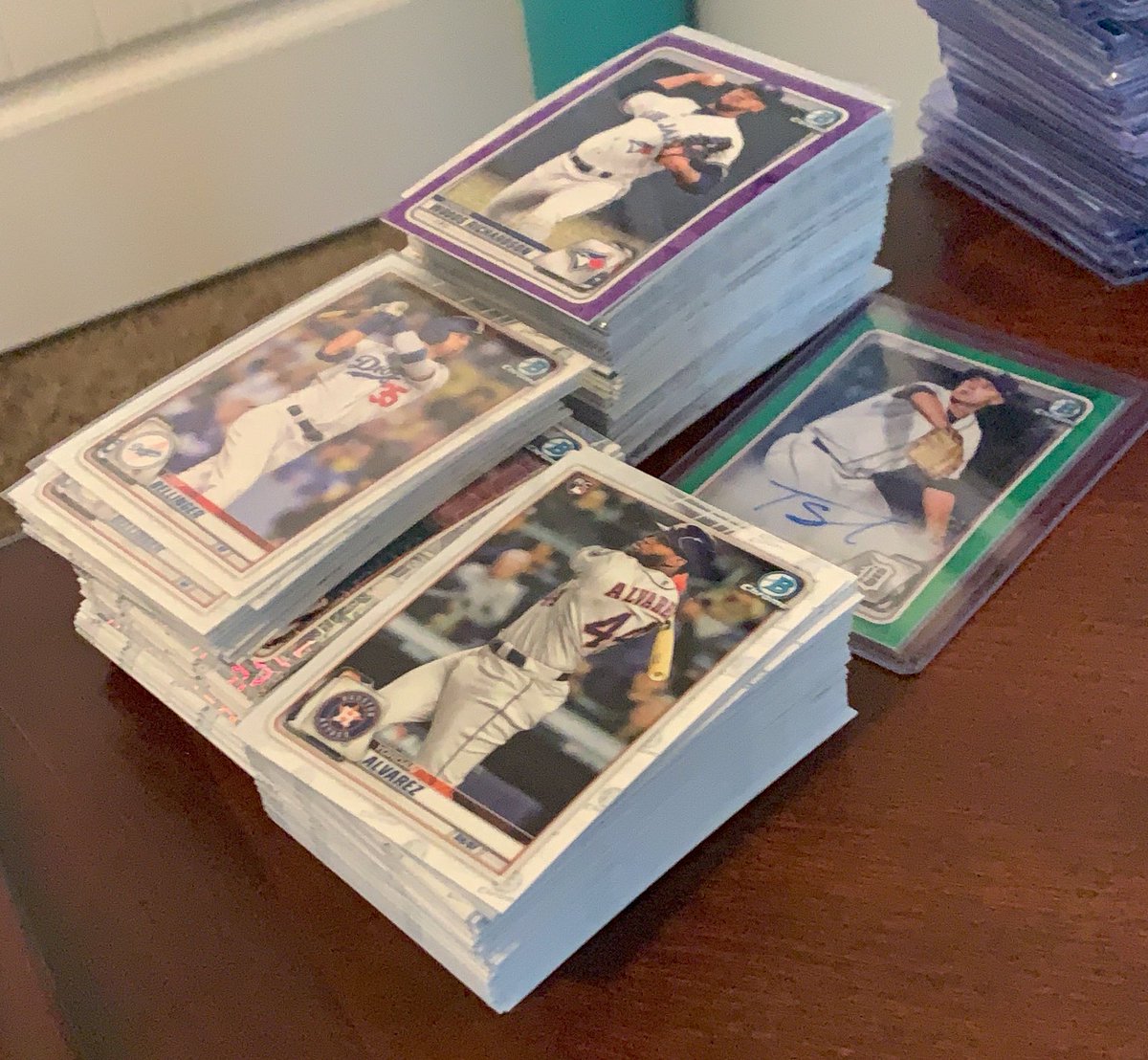 Planning to put up a bowman chrome sell tonight at 7 pm CT. Cards from $1-$25. Would like to move as much as possible!  @HobbyConnector  @Hobby_Connect