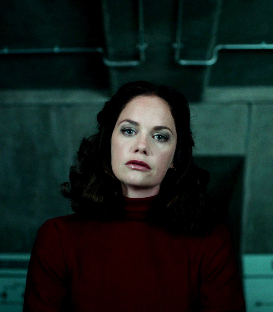 red also means power and Marisa is a powerful women. Back in the first season: If you notice, she mostly wears red in the scenes she needs to look more powerful like in the magisterium scene and the bolvangar scene.  #HisDarkMaterials  