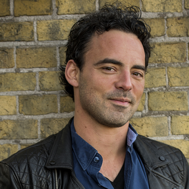 PaboLeest's tweet photo. De keynote speech op 24 november a.s. is van niemand minder dan Gouden Griffel winnaar Gideon Samson. Hij vertelt o.a. over het aanwakkeren van leesplezier en -motivatie onder kinderen. Er zijn nog tickets + alles is na afloop terug te kijken (€ 25,-)! https://t.co/qno5eg2JMQ https://t.co/grkqlIPQpf