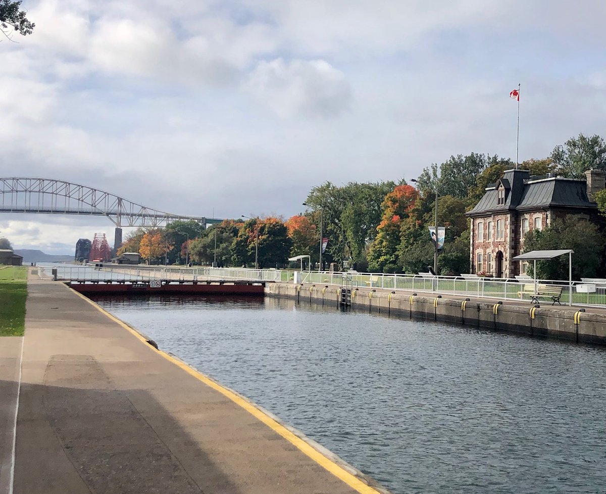 The canal has changed a lot in the last 125 years. When it was restored as a recreational lock in 1998, the lock chamber became slightly narrower than it once was. Look closely - can you spot where the historic gates used to be? What else has changed over the years?