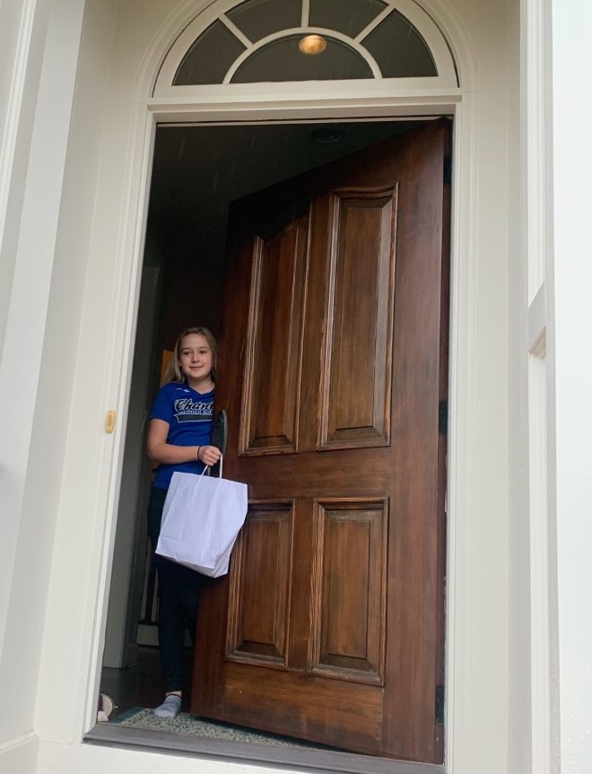 BamCounselors's tweet image. Rain or shine we will always celebrate our students! Join us in celebrating our Most-Orange #UNITYday2020 challenge winners! 🧡 👏
Thank you to @rdawson2213 for rewarding these wonderful students with BAM goodies and lunch! #CLIMBtoUnity 🐻