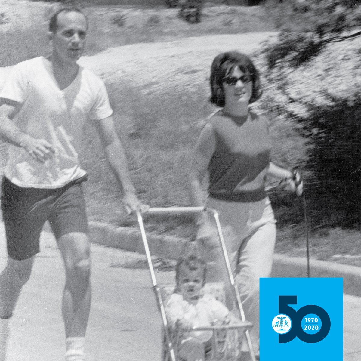 CooperAerobics's tweet photo. A family affair. This #family photo of Dr. and Mrs. Cooper and their daughter, Berkley, exercising together in 1965, was featured on the cover of @WomansDay Magazine in 1969.
#cooper50 #TBT #throwbackthursday #exercise #fitness #womansday #drkennethcooper #fatherofaerobics https://t.co/DHEyTjLOhF