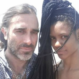 lolaescreva's tweet photo. Conheça a história de Rayanne, modelo do Piauí q está sendo perseguida pelo ex-namorado francês. Expor o que ela vem enfrentando é sua melhor defesa, então espalhe! https://t.co/HXA3VDP76J https://t.co/SKkxOeZXZK