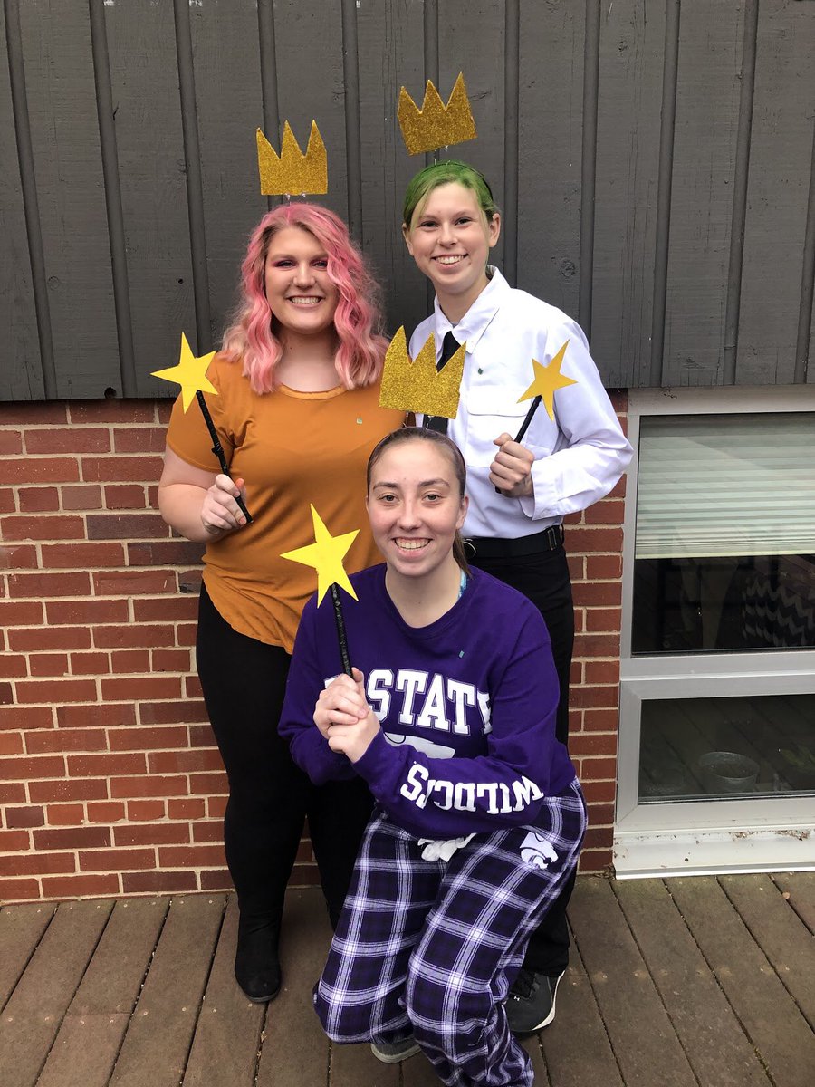 AlphaofClovia's tweet photo. Happy Halloween from all our clovers! 🎃 https://t.co/yxJaGK2W4X