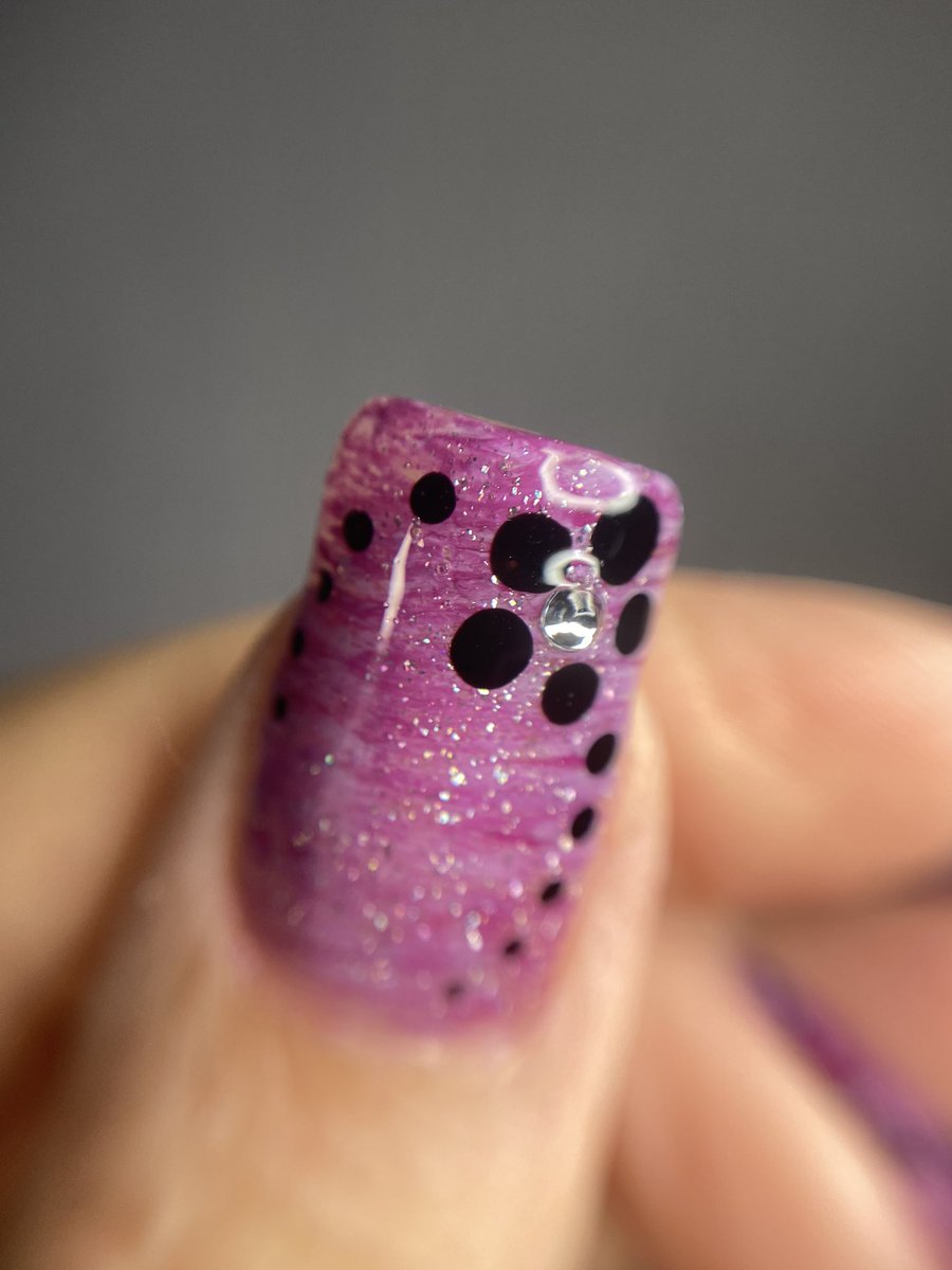 nailsbylyn's tweet photo. Feeling the purple shades π
#nailsbylyn #nalanails #nailart https://t.co/v4WPDCmJBN