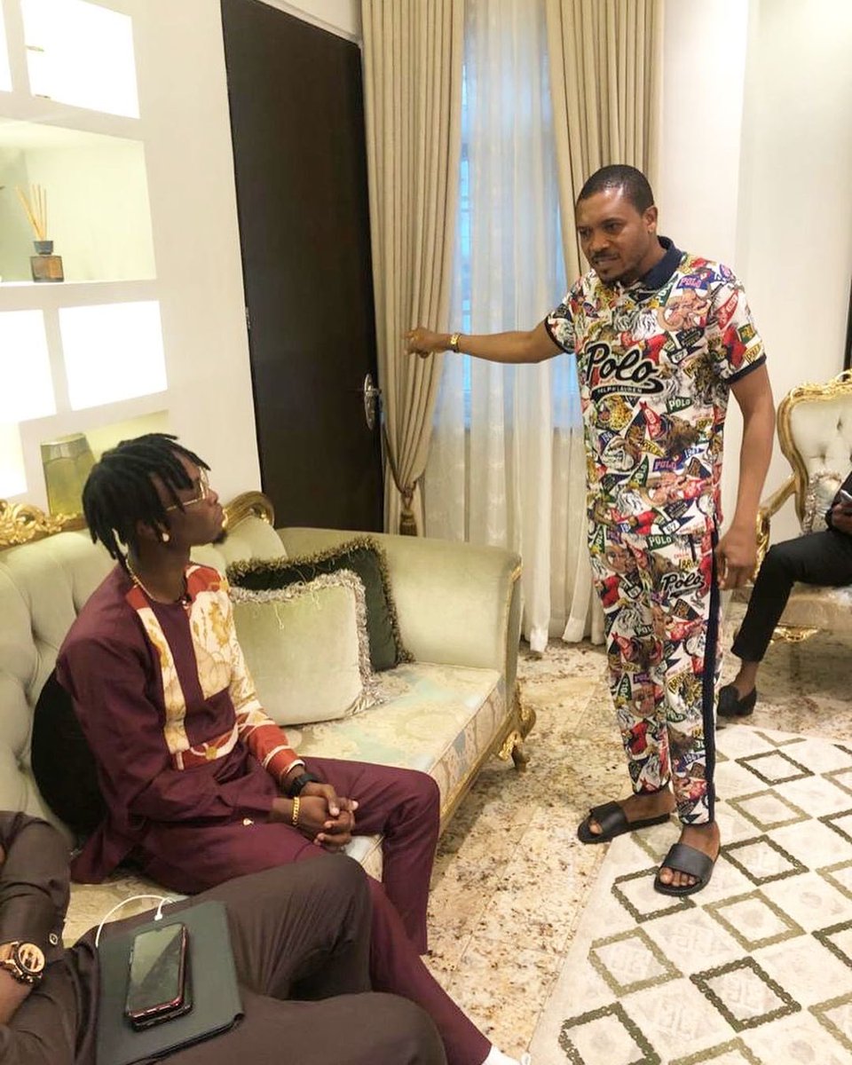 TheNaijaAnalyst's tweet image. SP has some interesting views. Heard him on Arise or Channels and I disagree with many of his opinions though he made sense but I disagree. He was quite passionate and I’m guessing he was sharing his views too. Lol. He wasn’t chasing Laycon away but yeah new meme alert 😌