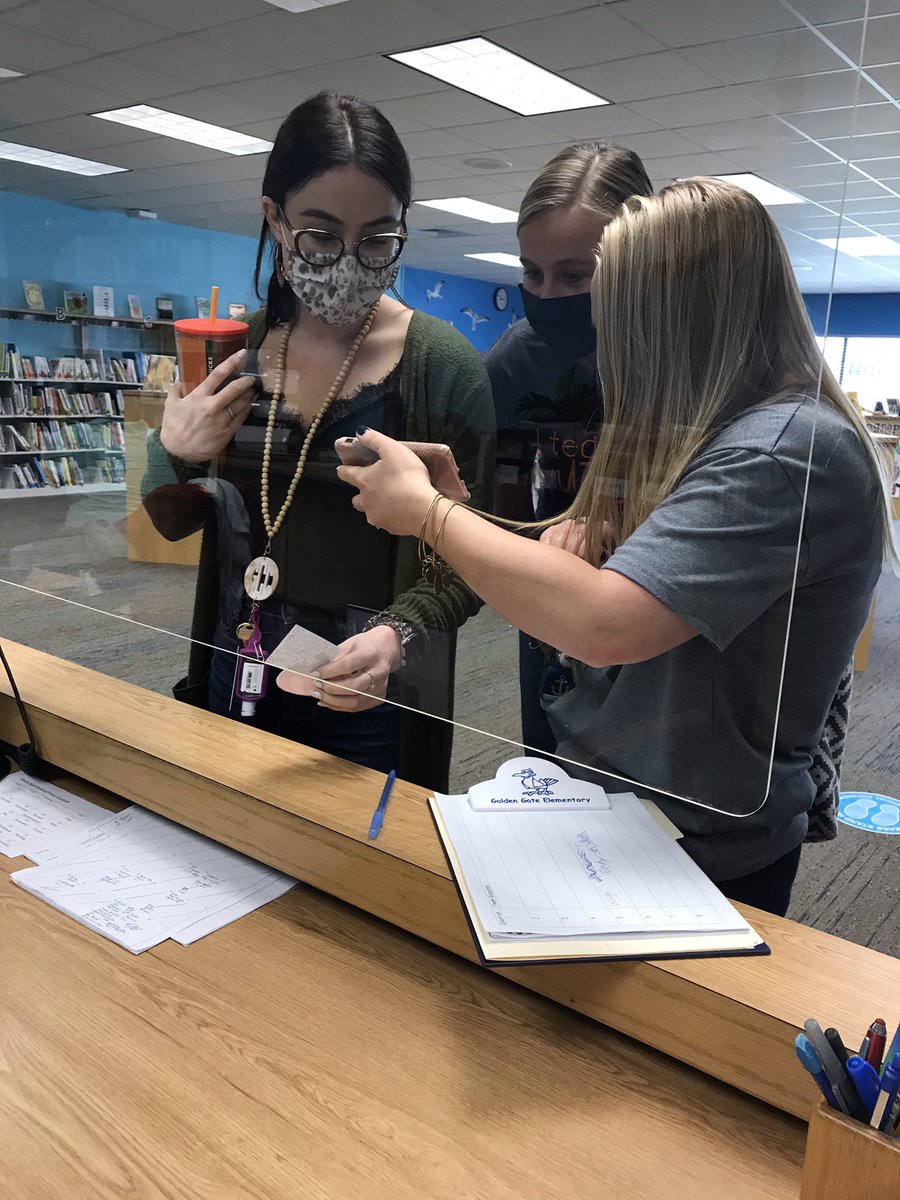 KellyKnapke1's tweet photo. GGE pumpkin hunt for leading practices @leaderinme @GGEseagulls https://t.co/X7WkZ0NVtx
