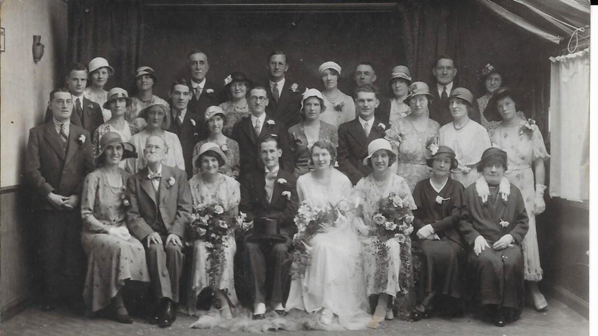 Saturday Pic
HAPPY Halloween all🎃
Another of my finds from December 2017, not shared before.
Wedding Day💒💕🌸💞
Fabulous large #Wedding group photo taken in a village hall?
And not a #Pumpkin in sight!
🎃🎃🎃 
#FamilyHistory #Genealogy #OldPhotos #WeddingDay #VintageWedding