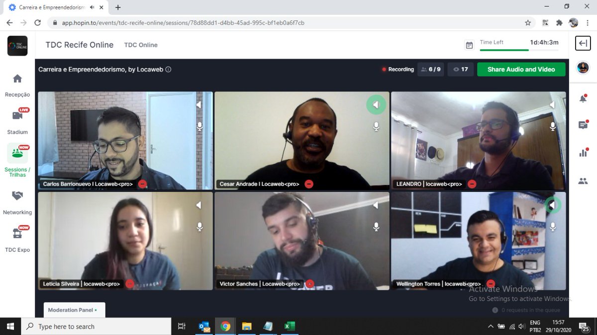 locaweb's tweet photo. // E o super time Locaweb PRO, está ao vivo no #TDCOnline para falar sobre como montar pacotes de serviços para diferentes perfis e necessidades. Vem gente!! 👉 https://t.co/jnIt0c66pr
#LocawebNoTDC #TDCrecife #atendimento #LocawebPRO https://t.co/3kTqZdRNJz