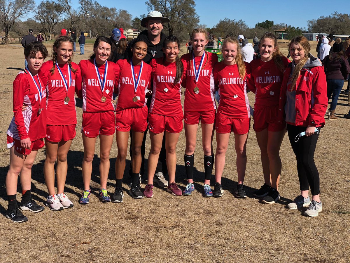District results are in - Lady Rockets are perfect w/ 15 points! 1-5 were Kyla, Addy, Suzi, Hadlee and Alyssa. Audrey, Presley and Marlene ran great today. Way to go girls!!!