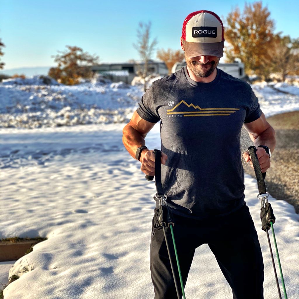 Joe_Bauer's tweet image. Cranking out a park workout after a freak snow storm in Fruita Colorado. #noexcuses #getbetterproject #blonyx #roguefitness