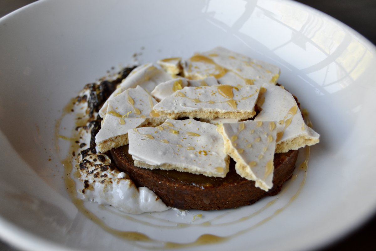 FormentosChi's tweet photo. Make sure you save room for dessert! 

Pumpkin Pie - Toasted Mallow, Apple Caramel, Curry Meringue https://t.co/FH9EVzh41s