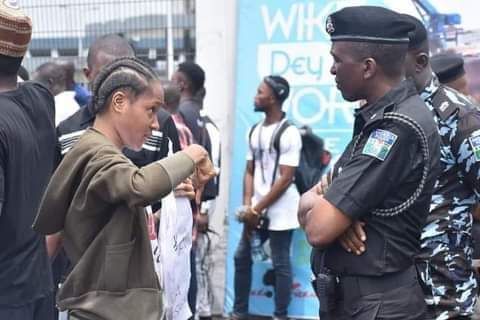 _nnebaby's tweet photo. Oz*n* goan sleep try next time ur ship is dry and boring.
.....but u know for dis app na #kiddrica get am, no too much talk......
#KiddwayaOnYoutube
#EricaYoutube https://t.co/E90aK9Joal