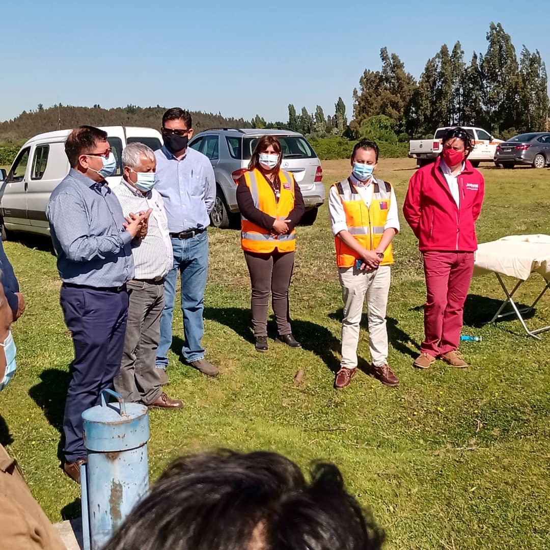 ZONACEROCANAL's tweet photo. #NegreteCL
 Primera piedra de la construcción del APR (agua potable rural), que beneficiará a los sectores de Santa Rosa, Vaquería y Arturo Prat. En la actividad se encuentra El gobernador Provincial, Ignacio Fica, el alcalde de Negrete Francisco Melo, #Mop y vencinos https://t.co/6E5FZ49gai
