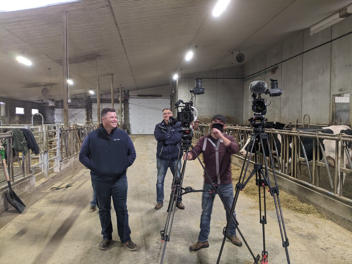 Very interesting day shooting a new promo video with <a href="/dhipkin/">Darren Hipkin</a> and <a href="/DFlaman/">Derek Flaman</a> for <a href="/AltaGenetics/">Alta Genetics</a> !