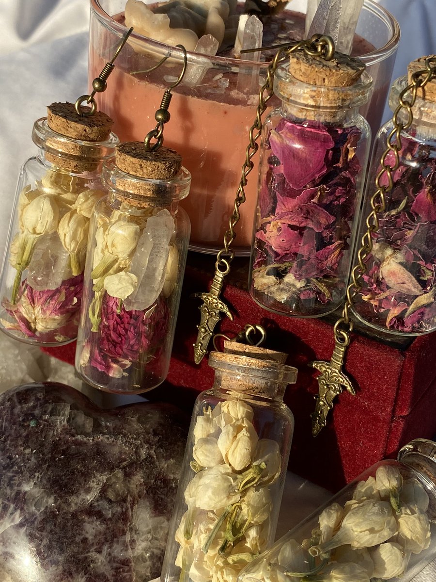 ♡ Circe’s Apothecary Capsules ♡ ✧ Circe was renowned for her vast knowledge of potions and herbs. ✧➺ every item in this thread will be available on 10/30 at 6pm central➺ all items are under $30, many at $10 and $15 ➺ set an alarm!