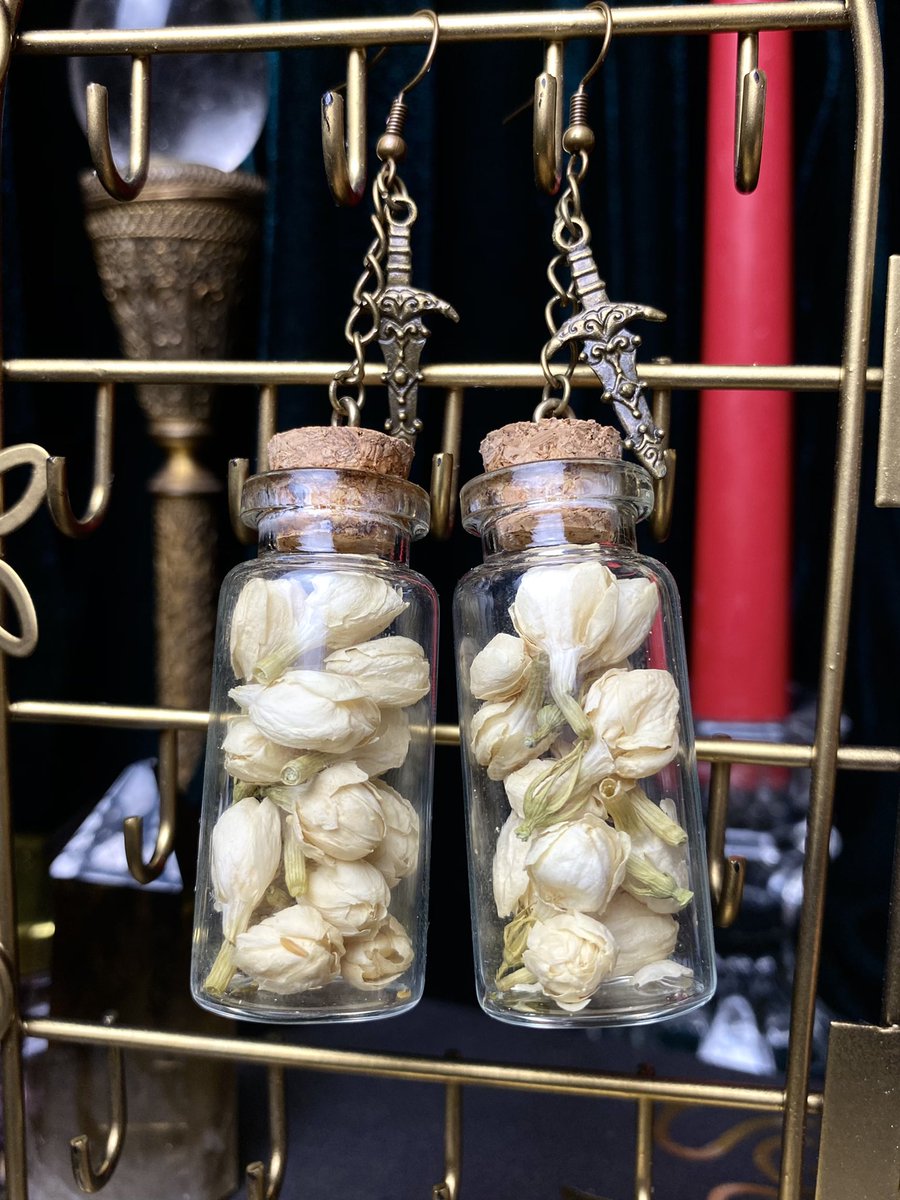 ♡ Circe’s Apothecary Capsules ♡ ✧ Circe was renowned for her vast knowledge of potions and herbs. ✧➺ every item in this thread will be available on 10/30 at 6pm central➺ all items are under $30, many at $10 and $15 ➺ set an alarm!