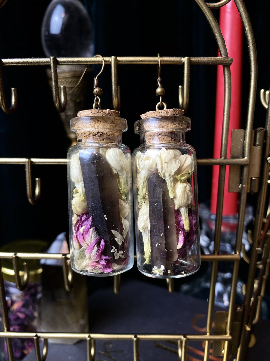 ♡ Circe’s Apothecary Capsules ♡ ✧ Circe was renowned for her vast knowledge of potions and herbs. ✧➺ every item in this thread will be available on 10/30 at 6pm central➺ all items are under $30, many at $10 and $15 ➺ set an alarm!