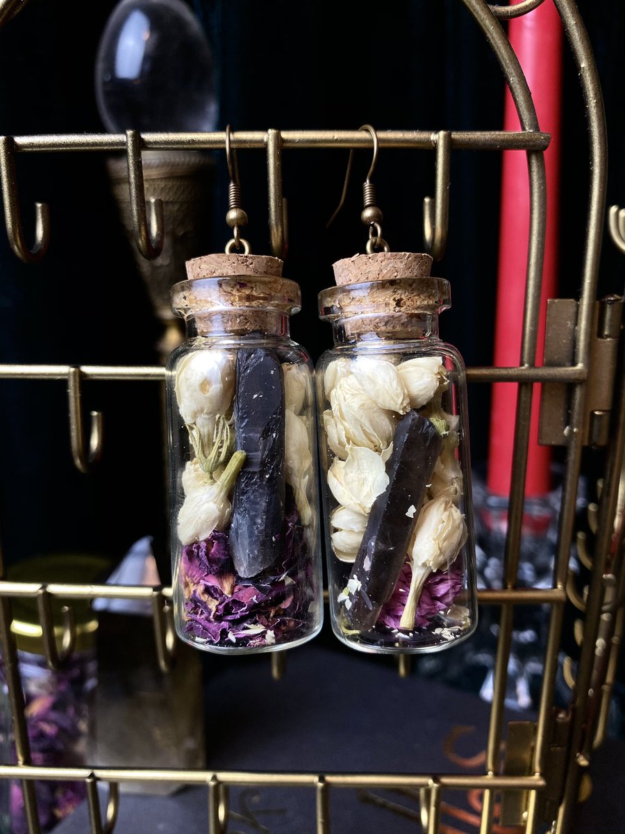 ♡ Circe’s Apothecary Capsules ♡ ✧ Circe was renowned for her vast knowledge of potions and herbs. ✧➺ every item in this thread will be available on 10/30 at 6pm central➺ all items are under $30, many at $10 and $15 ➺ set an alarm!