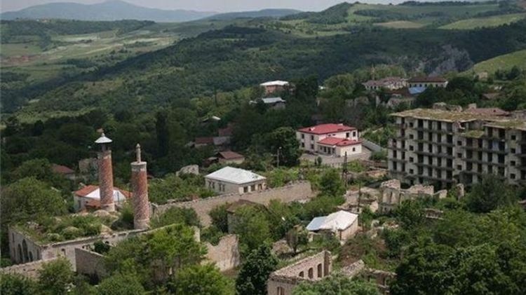 Bekle bizi Şuşa
az kaldı kurtulmağına
 
İşte 27 yıldır boynu bükük kalan
Yukarı Gevher Ağa Camii
#AzarbeycanınYanındayız