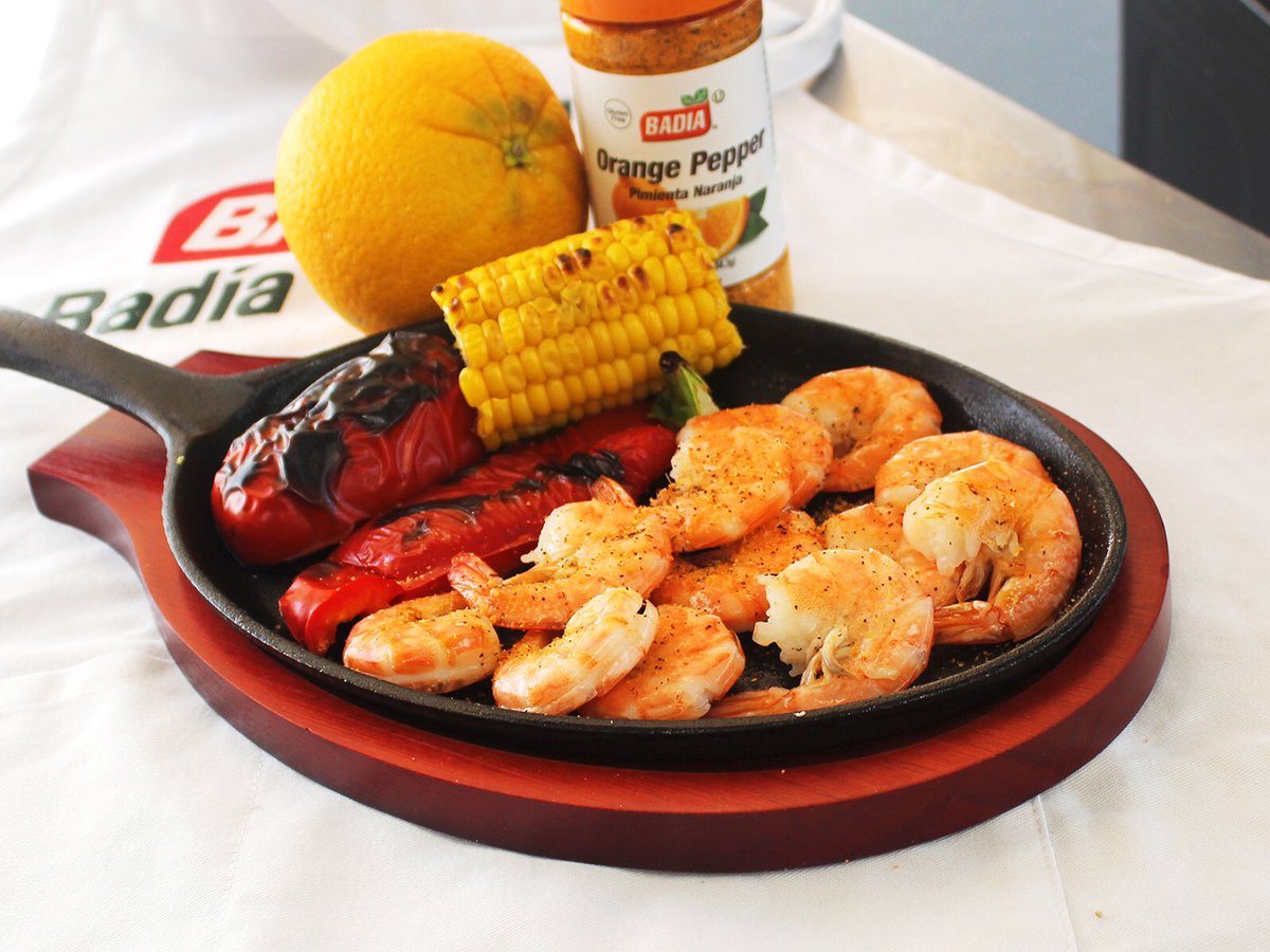 BadiaSpices's tweet photo. Looking for a shrimp recipe that's skimpy on prep time, jumbo on flavor? We’ve got one for you! 🦐
Badia’s Orange Baked Shrimp is an easy-to-make meal that can be served over rice, salad or with corn & roasted peppers. RECIPE: https://t.co/2p06VwBRyP #iHeartBadia #SoulOfCooking https://t.co/M3JnFBFXiX