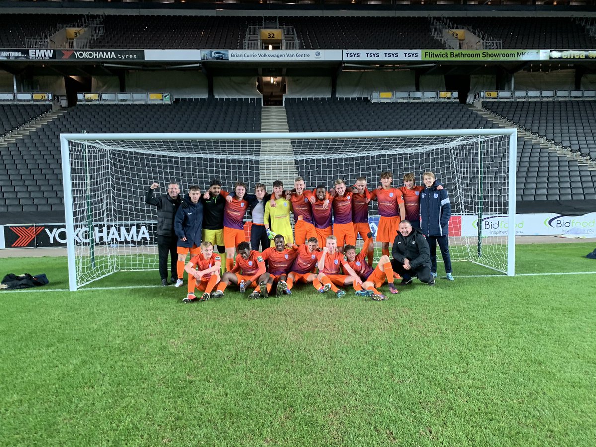 Ad_Victoriam25's tweet photo. 12 months ago tonight Ware FC U18’s (2019/20) beat MK Dons in FA Youth Cup 1st Round Proper. What a night! Good luck to our neighbours @HertfordTownFC when their U18’s make the same journey next week. https://t.co/tbPlepHSys