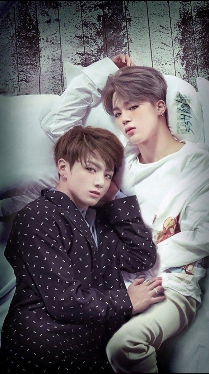glory0414000's tweet photo. I just want to have a conversation with whoever did this edit. #JustWantToTalk #What #Woah #jikooknsfw https://t.co/gvicb0Ue6y