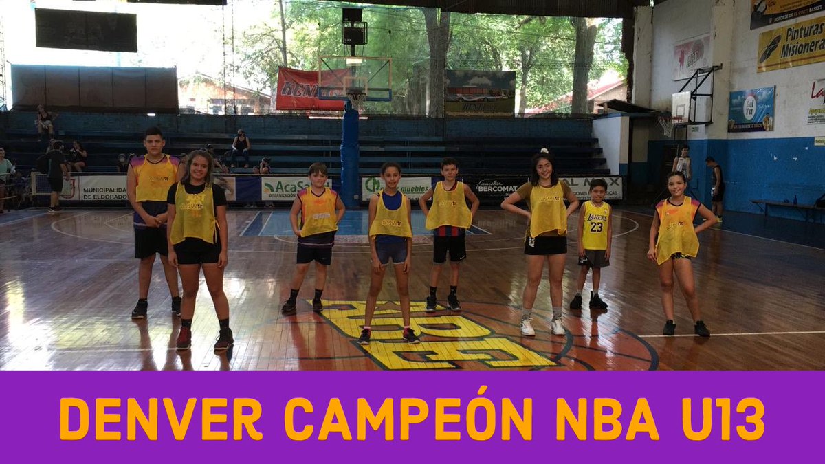 ElCoatiBasquet's tweet photo. ¡DENVER CAMPEÓN DEL NBA U13! 🏆🏆

En un partidazo venció a San Antonio 31 a 29 👏🏻👏🏻👏🏻💪🏻💪🏻💪🏻. 

Nara Ziegler goleadora de Denver con 16 puntos 🔥 🔥 
En el equipo subcampeón Gonzalo Nagel con 15 puntos👏🏻 🔥 

¡Felicitaciones a todos! https://t.co/lubviboHJm