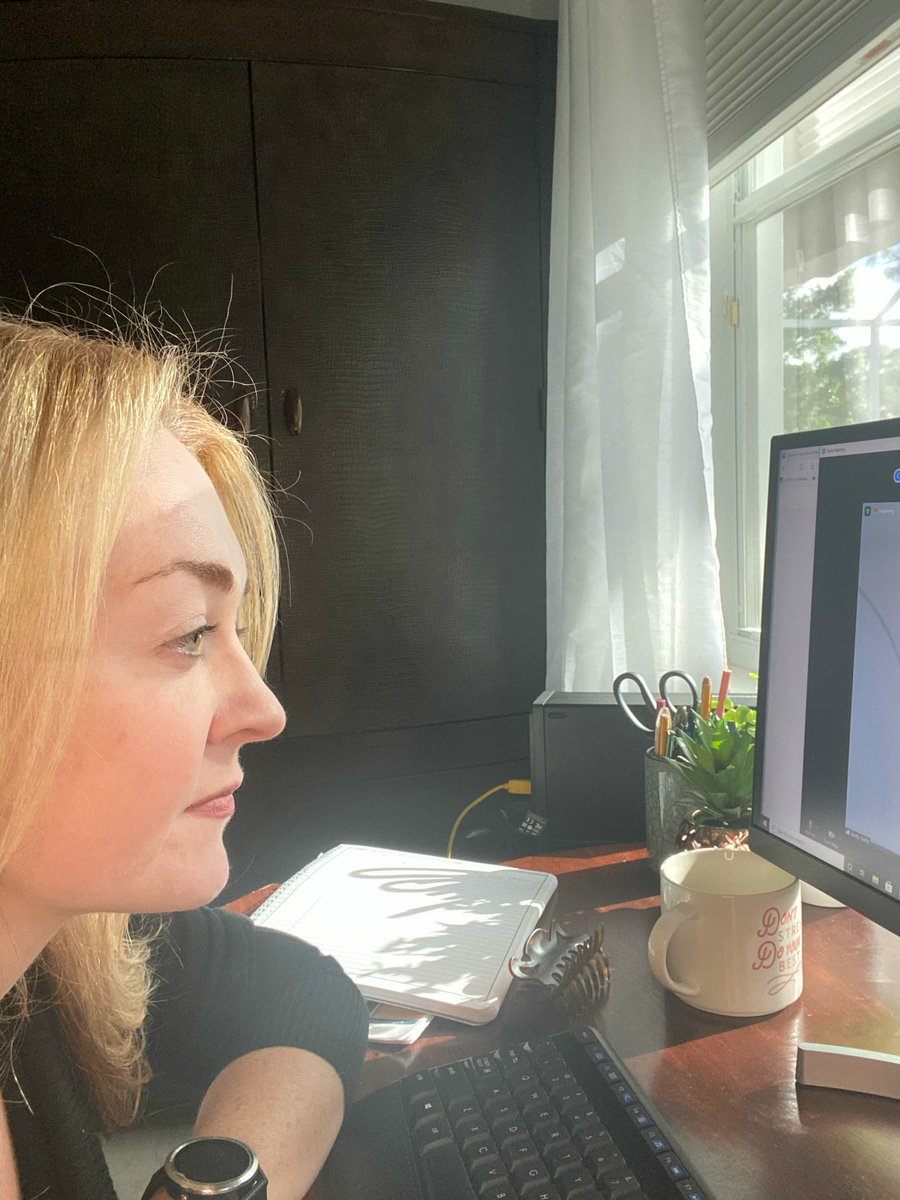 Kami_Batchelder's tweet photo. My “listening intently” selfie 🤳 #AAACE2020 #AAACE2020Hunt https://t.co/VVEOkaTNY9