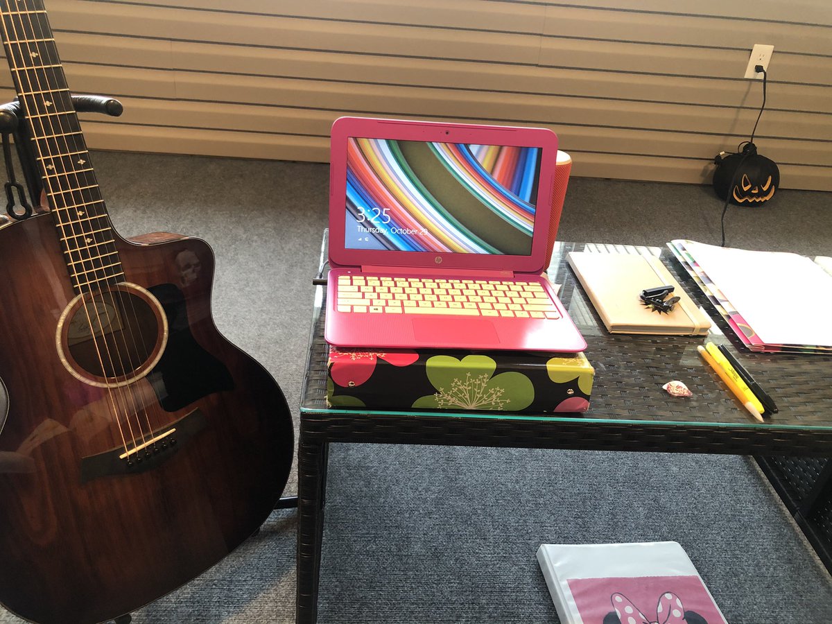 My little work space for today. How has your week been? Tomorrow is Friday!! 😁 #taylorguitars #fallyall #smiLynn