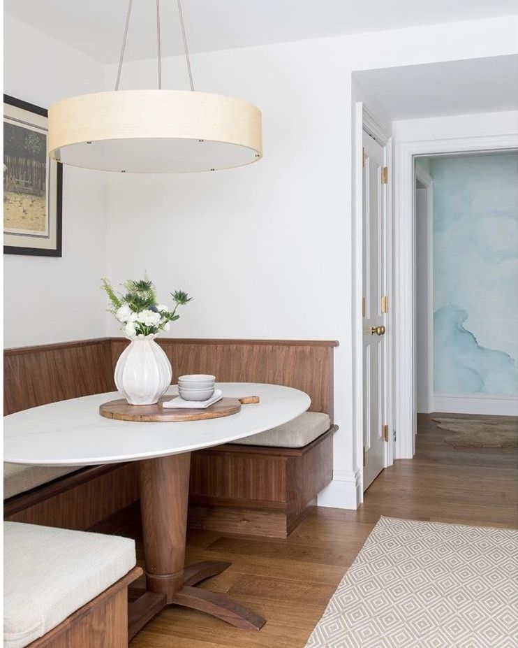 Cool, calm, and lovely 🌊 // @carlyahlmandesign @raquellangworthy.photo 

bit.ly/30ta9v0