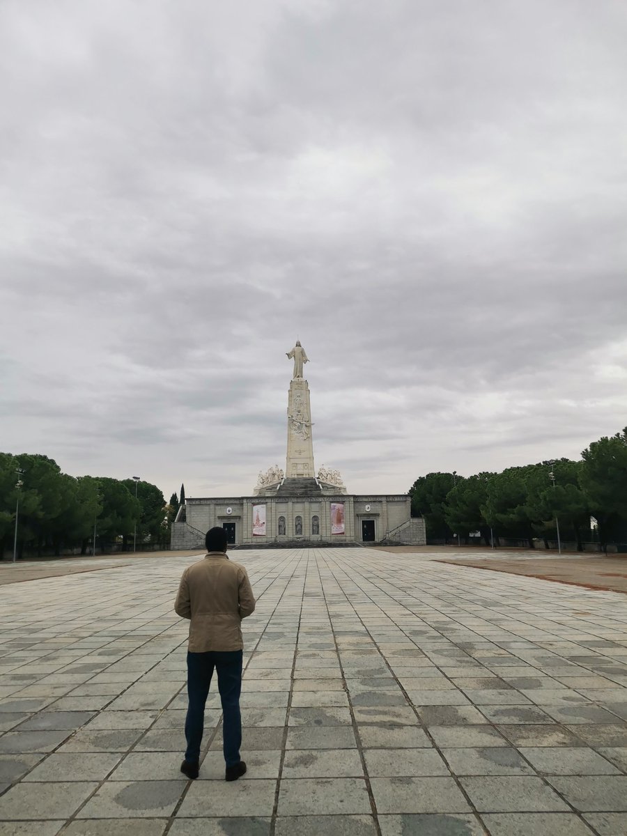 Hay esperanza, Twitter y sus panas, hacen magia:

¡Viva Cristo Rey!