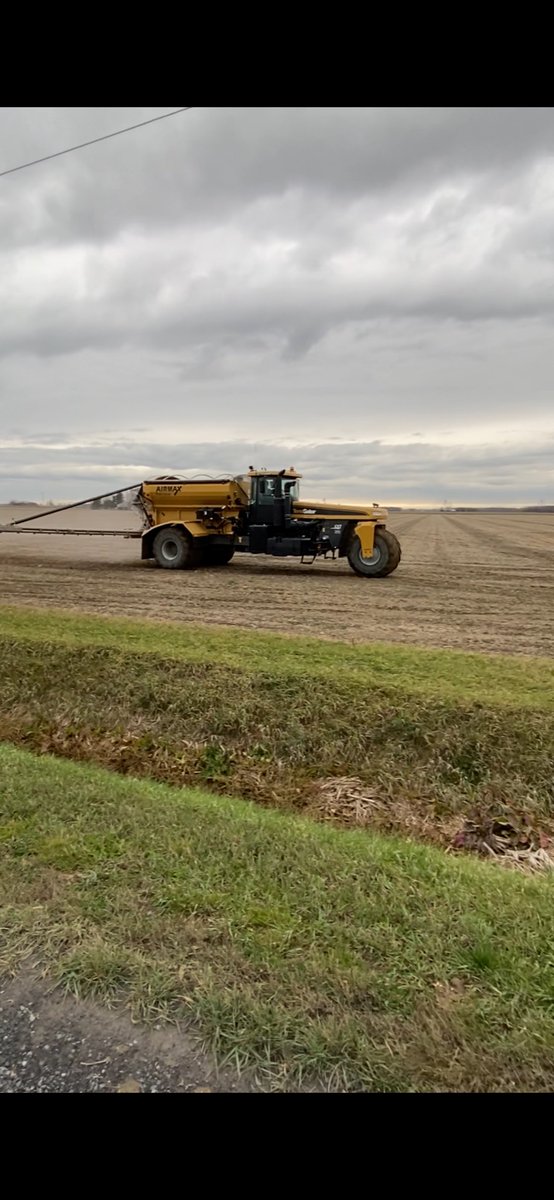 ANRomon's tweet photo. VR lime and potash going down today @agromartgroup #2021setup https://t.co/VN0u30XnMc